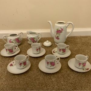 Victoria China child’s tea set